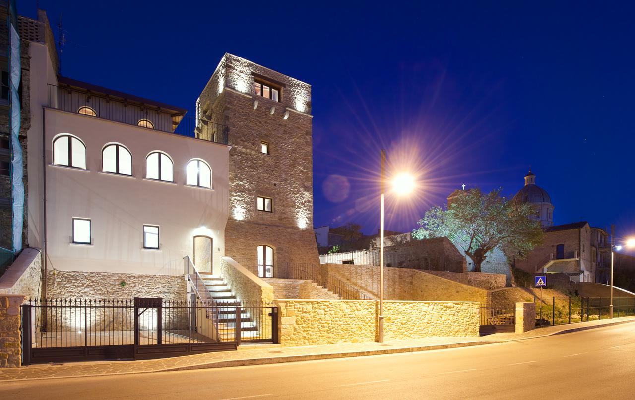 Torre Della Loggia - Dimora Storica - Ortona Bed & Breakfast Exterior photo